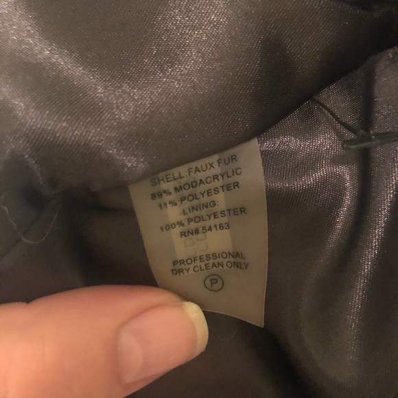 Calvin Klein faux fure - Picture 3 of 5